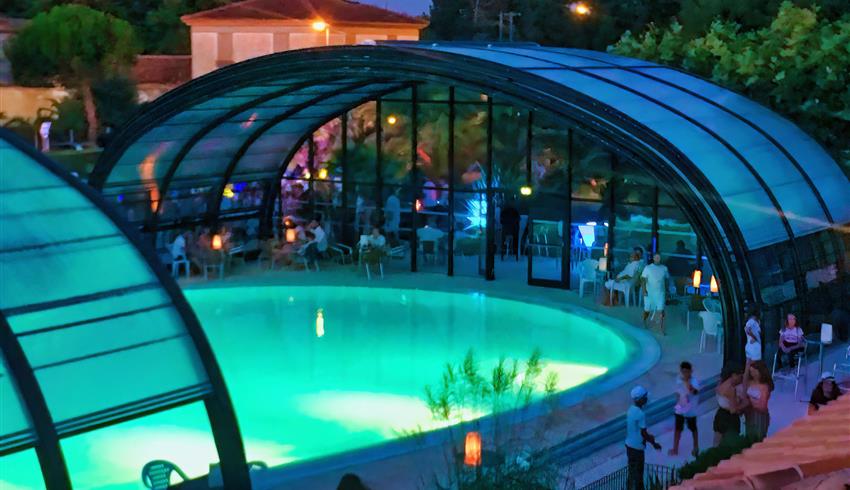 pool party by night - water park heated and covered pool - Camping ile d'Oléron - Camping La Boulinière 5 stars