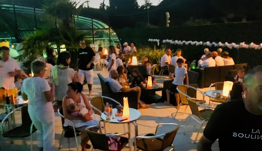 pool party by night - water park heated and covered pool - Camping ile d'Oléron - Camping La Boulinière 5 stars